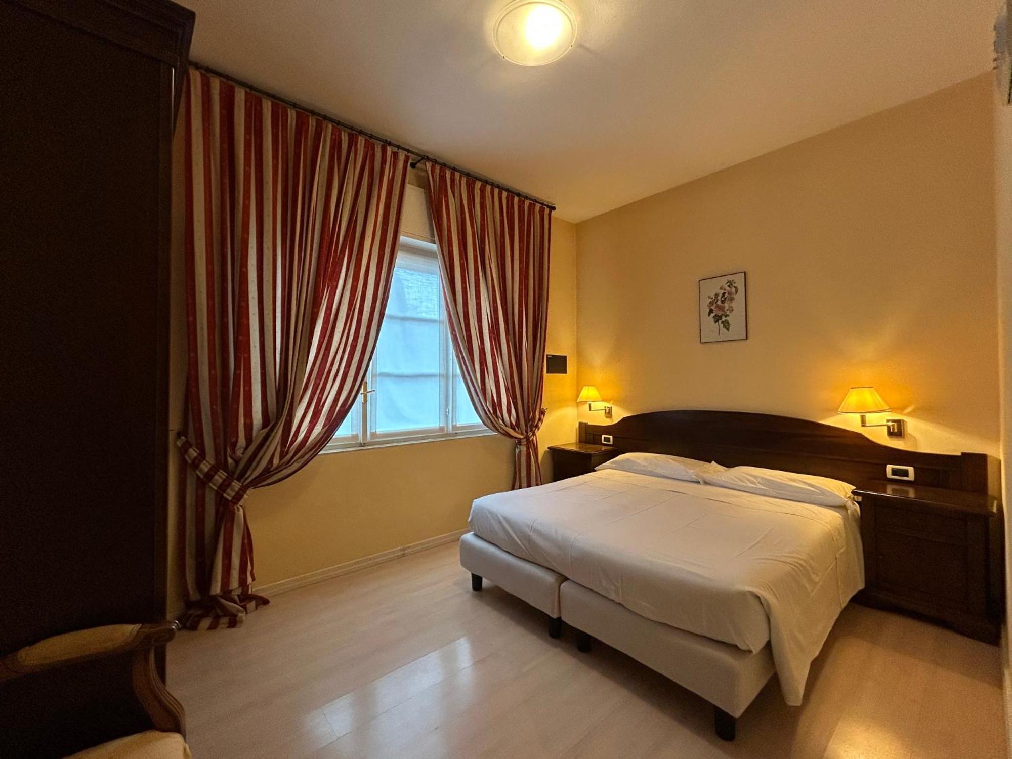 Aparthotel Residenza Dei Fiori Cannero Riviera Exteriér fotografie